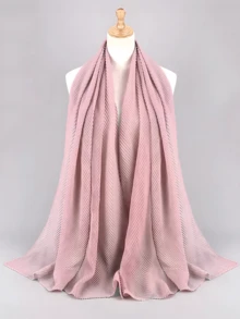 1 件纯色压皱披肩围巾，适合女性春夏季日常穿着