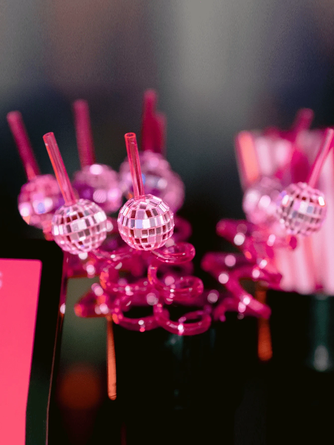 6/12 件可重复使用的塑料迪斯科球吸管、70 年代迪斯科派对装饰镜面扭扭棒、牛仔帽吸管，适用于单身派对、节日、婚礼、生日派对装饰、返校用品 - 迪斯可球吸管 - 查看 1