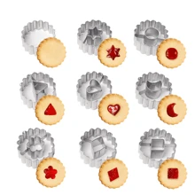 Ensemble de découpoirs à biscuits à bord ondulé, 9 pièces/set, moule à pâtisserie, outil de décoration de gâteau, pour la découpe de fondant, pain, sandwiches, gelée, fromage, fruits mous, crêpes, savon, argile d'artisanat, cadeau de cuisson DIY