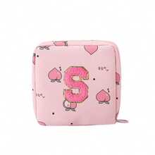 字母图案卫生巾收纳袋，女性卫生棉条收纳袋，卫生巾旅行收纳袋，便携式化妆口红袋，大容量防水月经袋，便携式旅行收纳袋，学习用品收纳袋，零钱包，笔袋，女孩现金袋，用于存放卫生巾和护垫，化妆品收纳，是女孩外出必备，化妆品收纳包，化妆包，梳妆台，化妆包，旅行必备，收纳袋，旅行必备，梳妆配件，小型化妆包，大容量，大型化妆包，圣诞礼物，旅行，送给女性的旅行必备礼物，收纳袋，手拿包/小手提包，化妆品收纳包，化妆刷架，迷你收纳袋，大容量收纳袋，送给女性的礼物，圣诞礼物，送给女性的礼物创意，化妆包，旅行必备 - 彩色 - 查看 44