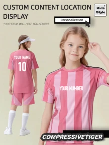 2 piezas Conjunto de camiseta de fútbol personalizada para niña - Camiseta de manga corta con estampado de Miami personalizable con nombre y número + Pantalones cortos a juego de secado rápido y absorción de sudor, conjunto como regalo para niña. Regalos de Halloween, Acción de Gracias, Navidad y Año Nuevo. - Rosa - Ver 1