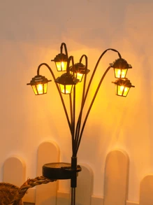 1pc Retro Lantern Decorative Light, Solar-Powered 6LED, Retro Street Lamp Shaped Decorative Light, Suitable For Garden Courtyard Decoration, Balcony Back Garden, Lawn Decorative Light, Outdoor Garden Path Decoration, Suitable For Halloween, Christmas And New Year Decorative Light