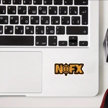 NOFX 朋克摇滚乐队 Grunge 风格乙烯基贴纸贴花 - 大胆的橙色标志与圆形设计 - 非常适合汽车、手机、笔记本电脑、水瓶等 - 为粉丝、朋克配饰、学校用品、返校带来乐趣