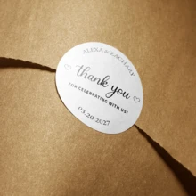 4-26厘米定制贴纸标签，带文字的个性化字母组合贴纸，防水贴纸，多种尺寸可选，不易褪色，是完美的婚礼回礼，可作为宾客礼物、感谢贴纸、手工婚礼贴纸、零食袋贴纸、甜点回礼贴纸、送给男士/女士的礼物、定制婚礼配饰，以及“永恒的爱”主题贴纸。 - Glossy-waterproof - 查看 5