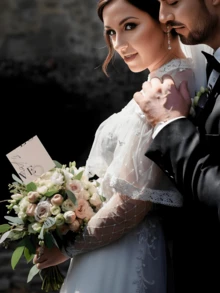 40 piezas - Soporte para tarjetas de flores de metal, soporte para tarjetas de ramos de flores de metal y etiqueta de flores en forma de corazón, adecuado para decoración de ramos, decoración del soporte de flores de la boda, soporte para tarjetas de fotos, decoración del soporte de flores, bendición de fiesta, empaquetado de flores, banquete, festival, fiesta, boda, cumpleaños, aniversario, decoración de mesa, ceremonia de graduación del Día de la Madre, soporte de ramos multifuncional (en forma de corazón) - Dorado - Ver 9