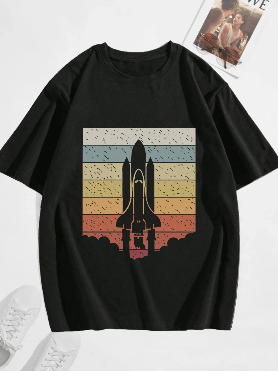 Camiseta impresa en cohete de color de cuello redondo para hombres