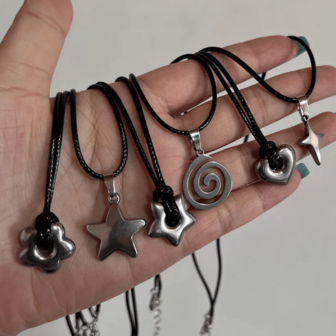 Aritio 1 件复古不锈钢心形和星形吊坠项链，适合女性日常和派对佩戴，礼物