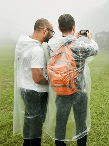 2/4/6/8/10件装便携式一次性雨衣，轻便成人雨披，透明应急防水外套，适合户外露营、旅行、徒步、钓鱼、登山等活动，独立包装，随机发货，春夏精选，伴娘礼物，房间装饰，卧室装饰，海滩，旅行，男女皆宜，度假必备 - 白色 - 查看 2