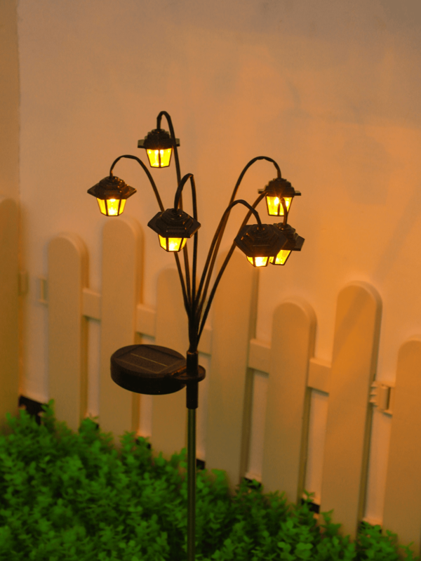 1pc Retro Lantern Decorative Light, Solar-Powered 6LED, Retro Street Lamp Shaped Decorative Light, Suitable For Garden Courtyard Decoration, Balcony Back Garden, Lawn Decorative Light, Outdoor Garden Path Decoration, Suitable For Halloween, Christmas And New Year Decorative Light