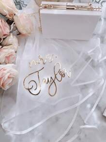 1 Stück, personalisierter Brautschleier, personalisierter Brautschleier mit Sprüchen, personalisierter Hochzeitsschleier mit Sprüchen, personalisierte Stickerei für Brautaccessoires, personalisierte Stickerei Hochzeitsschleier, Hochzeitsgeschenk, Junggesellinnenabschied Geschenk, Geschenk für sie, farbig für Vatertag, für Abschluss, für Hochzeiten, für Einweihung