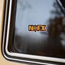 NOFX 朋克摇滚乐队 Grunge 风格乙烯基贴纸贴花 - 大胆的橙色标志与圆形设计 - 非常适合汽车、手机、笔记本电脑、水瓶等 - 为粉丝、朋克配饰、学校用品、返校带来乐趣
