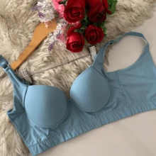 Sutiã Reforçado Plus Size Sutian Modelador De Fecho Triplo Lingerie Confortável Sustentação de Seios Bra Sutien Tamanho Grande Curvy  Simples    Casual-Confortável  Charme maduro - estilo moderno    Tecido    Acolchoado  Decote racer  Sem usar    Lanferie plus size plusaise - Azul bebê - Visão 2