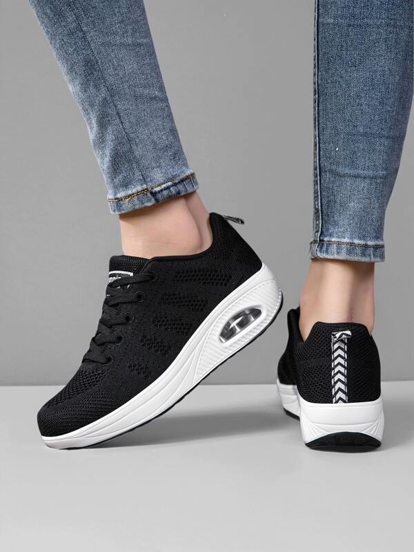Chaussures à semelle épaisse vibrantes, légères et confortables avec un fond souple. Chaussures de sport casual pour femmes, convenant pour les voyages et la marche en extérieur