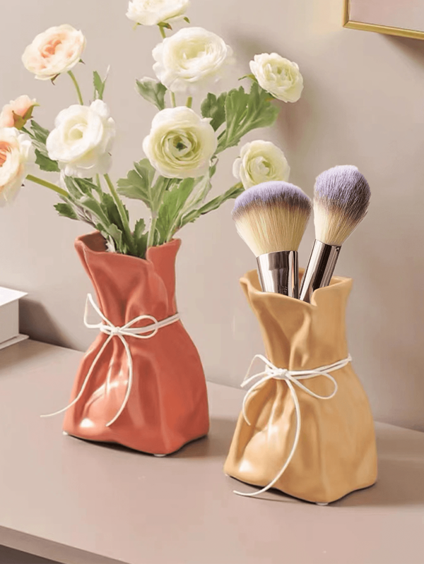 Art Bag Resin Vase Resin One Piece Coral Powder Matte Bundle Tie, Wrinkle Texture Insert, Small Embroidered Ball Flower, Study Display, Birthday Modern Art Symbolism, Tenderness And Love, Living Room TV Cabinet, Spring Soft Decoration Upgrade, Warm Atmosphere Creation
