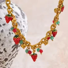 VKHK 1 Stück elegante 18K vergoldete Edelstahl Erdbeere Perlen Anhänger Kette, geeignet für den täglichen Gebrauch von Frauen und als Geschenk
