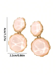 1 paire de boucles d'oreilles vintage élégantes de couleur or pour femmes, boucles d'oreilles de luxe à la mode avec un motif floral à coupe de pierre aléatoire