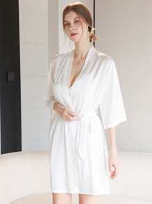 1PC Bride & Bridesmaid Initial Letter Robe, Bridal Party Prep Wear, Wedding Ceremony & Reception Accessories Pajama Ladies Spring Summer Wedding Bridesmaid Pajama Bride Dress Bestie Party Embroidered Bathrobe Bride Bathrobe Wedding Party Wedding Supplies Outdoor Wedding Holiday Party Supplies Back To School