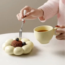 2 件/套轻奢珍珠釉电镀咖啡杯和盘子套装，办公室和客厅饮水杯，陶瓷杯，非常适合送给爱人、妻子、丈夫和情侣的礼物