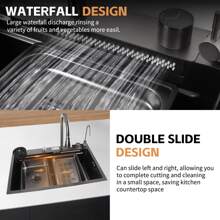 BriSunshine In der wasserküche werden füchse aus großen stahlbecken gebaut, wo menschen sind