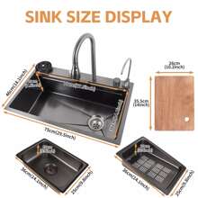 BriSunshine In der wasserküche werden füchse aus großen stahlbecken gebaut, wo menschen sind