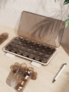 Organizador de píldoras de 7 días con 4 tomas diarias (mañana/mediodía/noche/hora de acostarse) - Planificador semanal de medicamentos portátil y amigable para viajes, diseño amigable para personas mayores y regalo del Día de la Madre