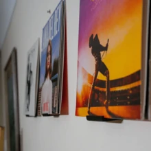 Mensola da parete minimalista per montaggio di dischi in vinile, supporto espositivo estetico per l'archiviazione e l'organizzazione di album per la decorazione della casa