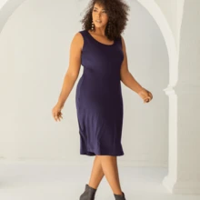 CEU MODA VESTIDO CASUAL PLUS SIZE MIDI MALHA DECOTE REDONDO SEM MANGAS COM FENDA LATERAL DA BARRA COR SÓLIDA AZUL MARINHO MINIMALISTA TAMANHOS GRANDES DO 42 AO 60 PARA MULHERES ELEGANTES - Azul Marinho - Visão 2