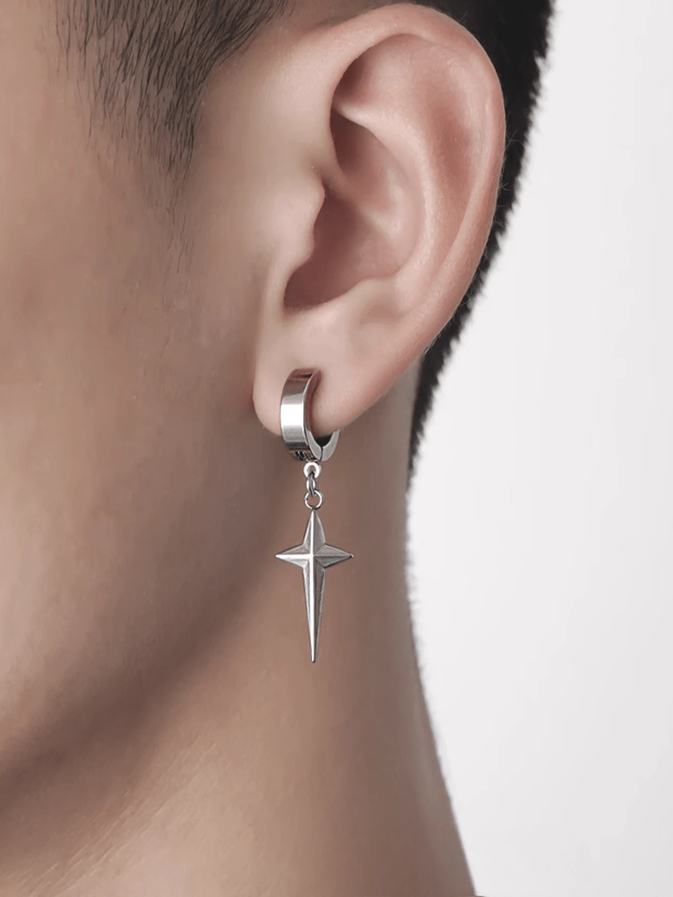 1 Stück Stern-förmige Ohrringe für Männer, modisches und einzigartiges Design, luxuriöse Clip-on Ohrringe geeignet für Frauen, coole Ohrringe