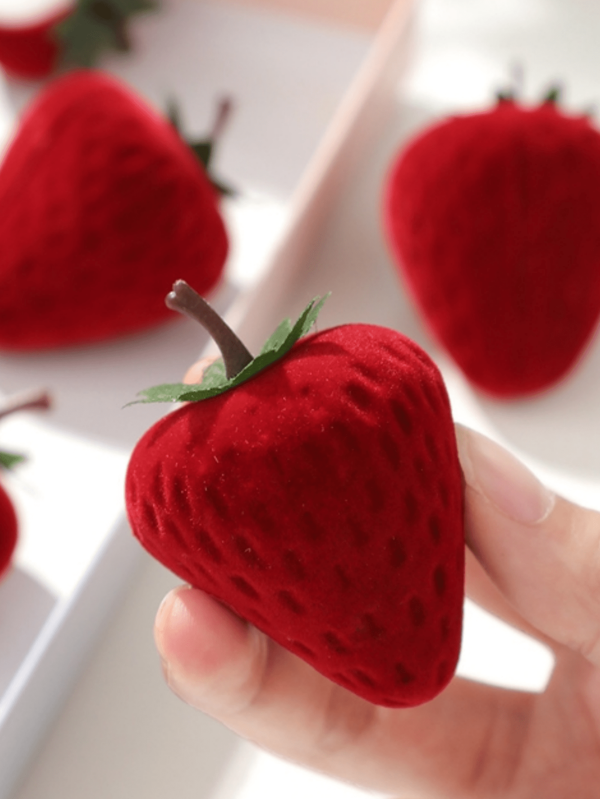 Erdbeerschmuckbox, mit Samt dekorierte Aufbewahrungsbox, süße Ringbox