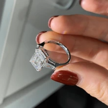 1 件女士订婚戒指，时尚镀银优雅公主方形切割合成锆石订婚戒指，奢华珠宝礼物，适合婚礼、情人节、母亲节