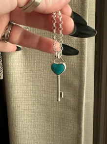 1pc Silver Color Metal Alloy Turquoise Heart Shaped Elegant Necklace, Suitable For Dating, Party, Concert And Daily Wear