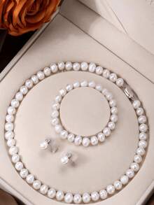 4 件珍珠串珠首饰套装，简约优雅 925 银扣项链和手链套装，含 8 毫米、10 毫米珍珠、耳环，适合女孩、女士、母亲、情人节的礼物，附小黑盒（珠子数量随机）