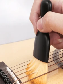 1/2 chiếc chổi vệ sinh đàn guitar & bass màu đen - Lông chổi dày giúp loại bỏ bụi bẩn và làm sạch các kẽ hở của nhạc cụ một cách hiệu quả, lý tưởng để loại bỏ bụi và làm sạch các khu vực khó tiếp cận. - Nhiều màu - Xem 10
