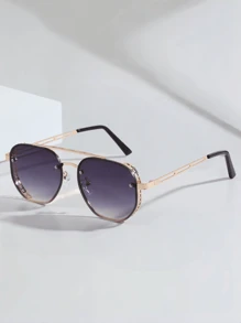 1 paire de nouvelles lunettes de style européen et américain à double faisceau avec monture métallique, style de rue