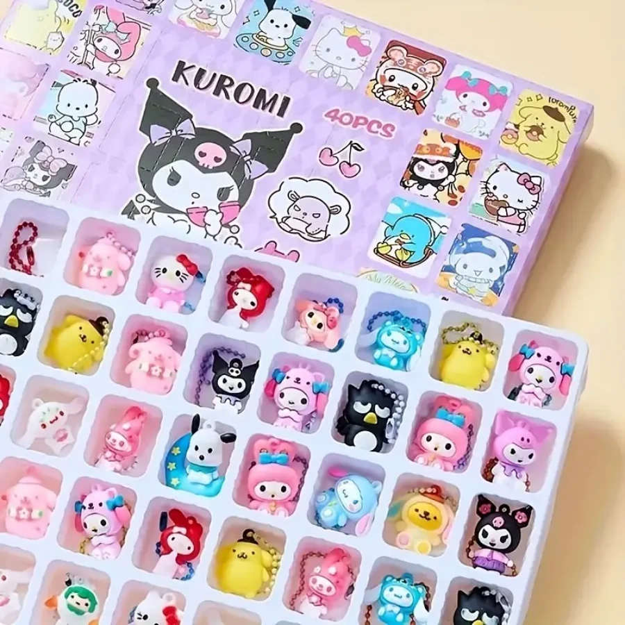 SANRIO 40 chiếc móc khóa bí ẩn - Bất ngờ dễ thương bao gồm nhiều nhân vật khác nhau, thích hợp cho ngày lễ tình nhân và phụ kiện hàng ngày, phong cách giản dị cho mọi mùa, ý tưởng quà tặng cho thanh thiếu niên và người lớn, mặt hàng quà tặng giản dị | Hộp nhân vật hoạt hình, móc khóa dễ thương - Nhiều màu - Xem 1
