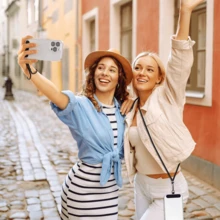 3 件手机挂绳、手机挂绳斜挎包 1 包可调节防盗手机挂绳斜挎包和 1 包颈带腕带手机挂绳兼容大多数手机 -1 个贴片