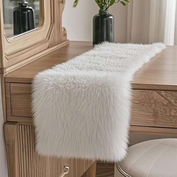1pc Luxury White Faux Fur Desk Mat - Soft Polyester, Square Shape, Very Suitable For Christmas, Valentine's Day, Birthday And Wedding