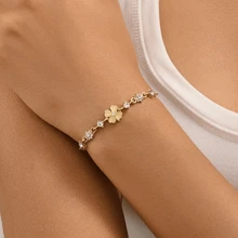 1 pièce Bracelet en argent sterling 925 à faible allergénique de conception minimaliste avec trèfle. Bracelet élastique polyvalent avec pierre d'œil de chat, charme floral. Convient comme cadeau pour la Saint-Valentin, la Fête des Mères. Livré avec une boîte-cadeau anti-rouille.