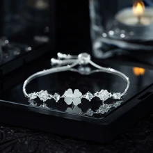 1 pièce Bracelet en argent sterling 925 à faible allergénique de conception minimaliste avec trèfle. Bracelet élastique polyvalent avec pierre d'œil de chat, charme floral. Convient comme cadeau pour la Saint-Valentin, la Fête des Mères. Livré avec une boîte-cadeau anti-rouille.