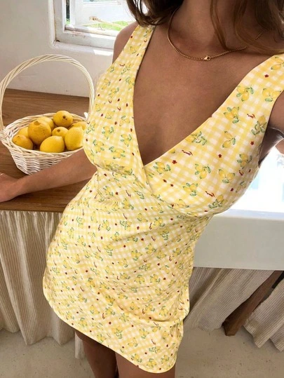 女士柠檬格子印花轻盈V领短裙，休闲百搭，适合夏季海滩度假