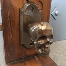 1 pièce Poignée de porte gothique en forme de crâne - Design en métal doré, convient pour la maison, la cuisine ou la salle de bain. Décoration murale vintage, décoration d'intérieur gothique | Art mural vintage | Bouton en métal, décoration de crâne - Multicolore - Voir 2