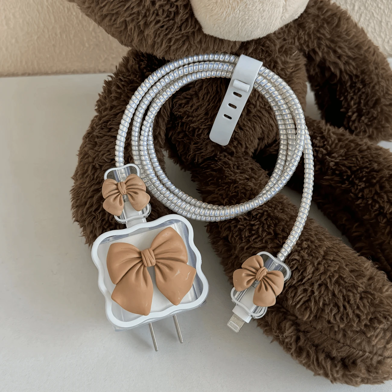 可爱黑色蝴蝶结装饰数据线保护套 兼容Apple ForiPhone 18/20W 充电器保护壳 数据线保护绳 咬绳器 数据线保护器, 充电器配件, 手机配件