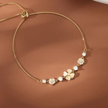 1 pièce Bracelet en argent sterling 925 à faible allergénique de conception minimaliste avec trèfle. Bracelet élastique polyvalent avec pierre d'œil de chat, charme floral. Convient comme cadeau pour la Saint-Valentin, la Fête des Mères. Livré avec une boîte-cadeau anti-rouille.