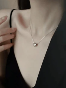 Biokia 1 colar com pingente de coração moderno, colar com design minimalista adequado para mulheres