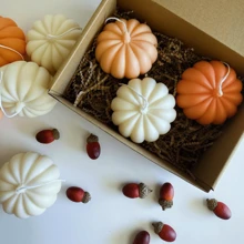 1 pièce Bougies en forme de citrouille de Thanksgiving aux parfums automnaux. Bougies chauffe-plat à la citrouille pour la décoration de la maison. Bougie à la cire artisanale parfumée pour la chambre, la salle de bain ou les fêtes (6 options de couleurs, parfumées)