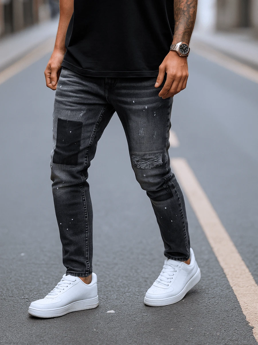 Jeans Slim Fit Hombre, Negro Lavado con Parches y Rotos, Estilo Streetwear Urbano, Manchas de Pintura, Roturas - Blanco y Negro - Ver 1