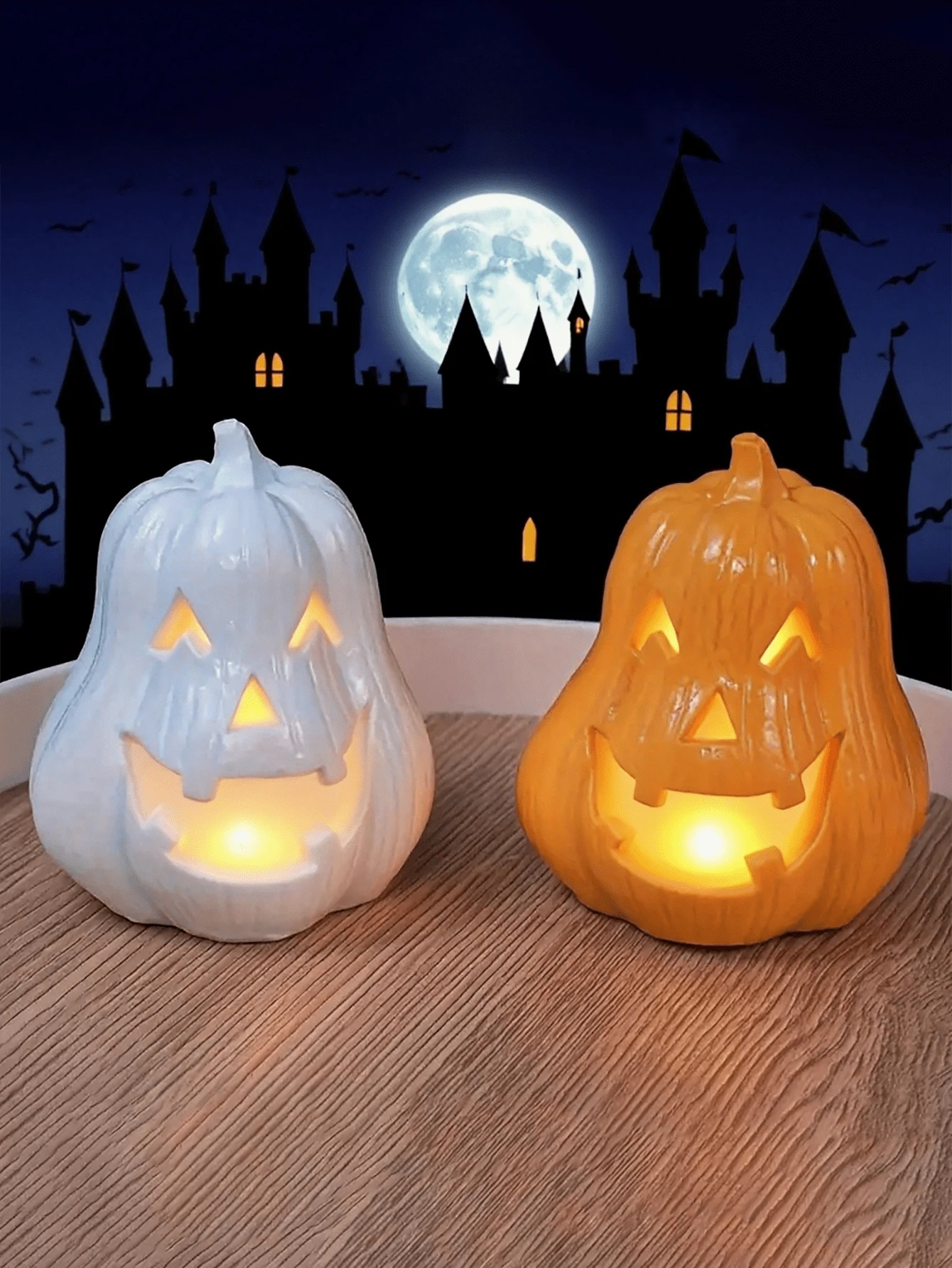 1个万圣节精致南瓜硅胶模具 - 独特的万圣节南瓜眼嘴穿孔设计，适用于万圣节礼物装饰、香薰蜡烛制作，并可通过铸造、灌溉和树脂等多种技术制作。它具有高度的耐热性，也可以重复使用。 - 白色 - 查看 1