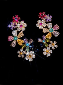1 Coppia di orecchini a bottone eleganti e colorati a forma di fiori - Design con decorazioni in pietre preziose colorate, leggeri e delicati, gioielli adatti per l'uso quotidiano e le vacanze, regalo unico per lei, orecchini adorabili, accessorio casual, stile sofisticato, lavorazione accurata, accessorio di moda, moda femminile