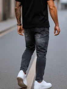 Jeans Slim Fit Hombre, Negro Lavado con Parches y Rotos, Estilo Streetwear Urbano, Manchas de Pintura, Roturas - Blanco y Negro - Ver 2