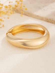 1pc Vintage Exaggerated Punk Style Asymmetrical Acrylic Resin Cuff Bracelet, Minimalist Thick Jewelry Bangle, Multicolor Charm Bracelet, Suitable For Women's Daily Commute, Friends Gathering, Romantic Vacation, Street Photography, Fashion Show (The Material And Color Of The Bracelet Are Subject To The Actual Product)